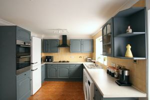 Kitchen- click for photo gallery